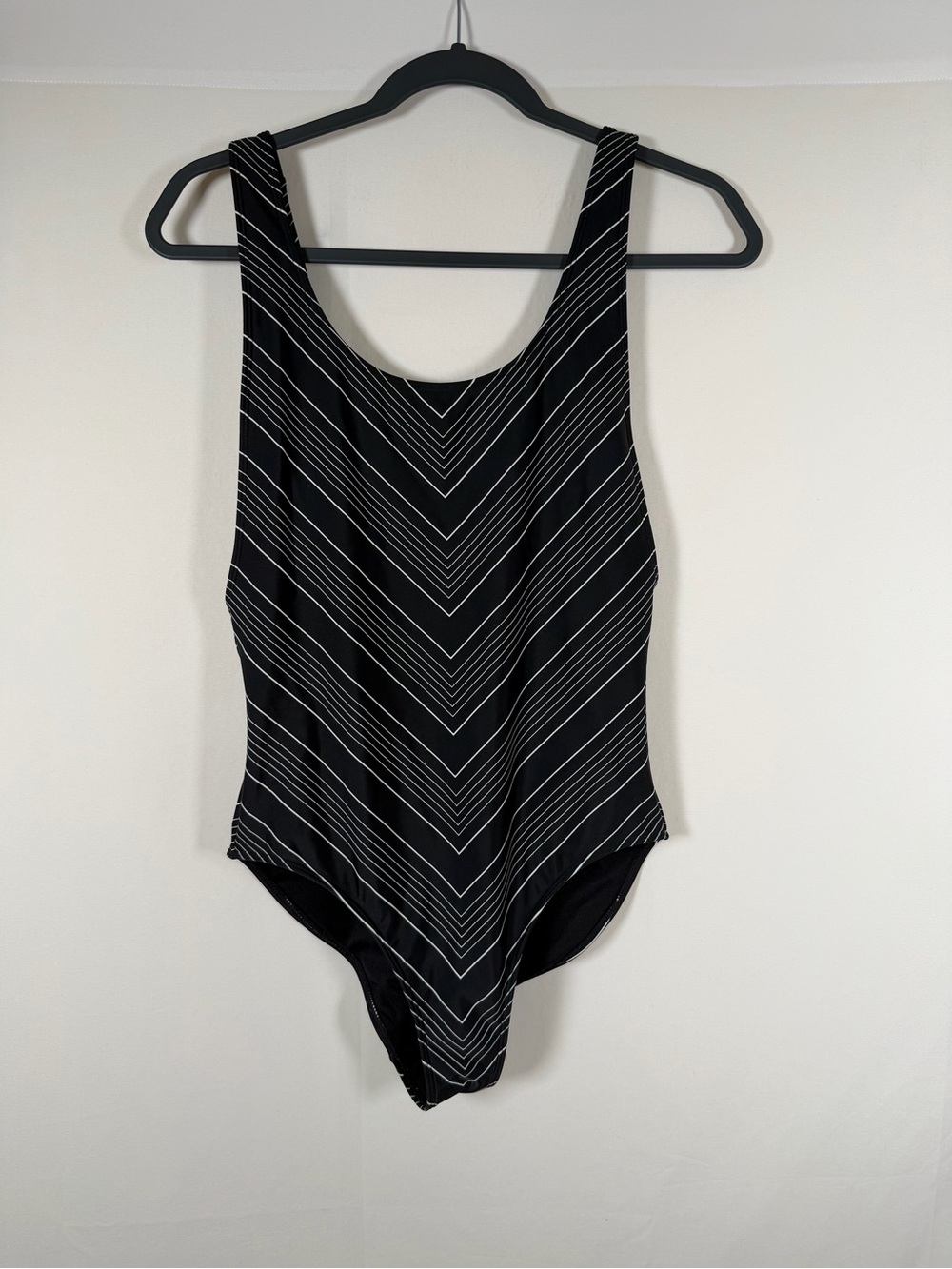 Athleta Black One-Piece with‎ White Chevron Stripes 34D/DD